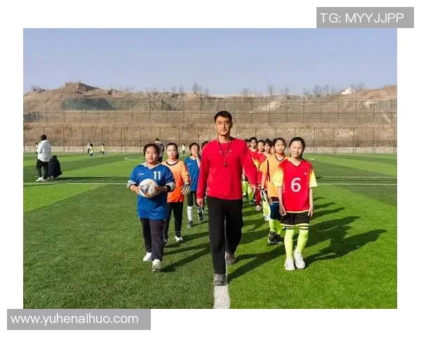 女孩与足球的梦想交汇点探索青春与运动的激情与挑战