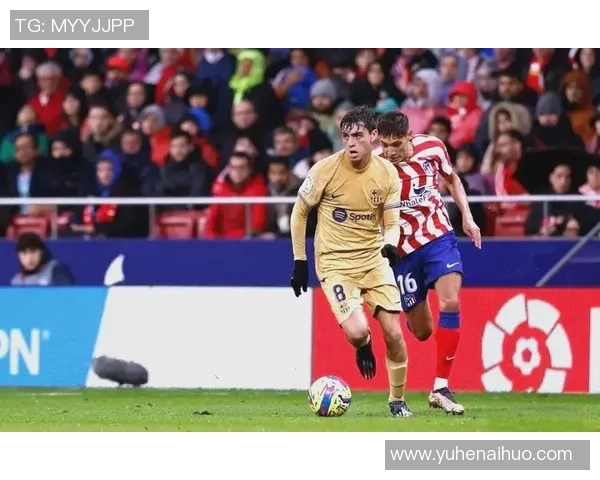 足球世界前腰的艺术与技巧解析:如何成为场上最具创造力的球员 足球世界前腰的艺术与技巧解析:如何成为场上最具创造力的球员